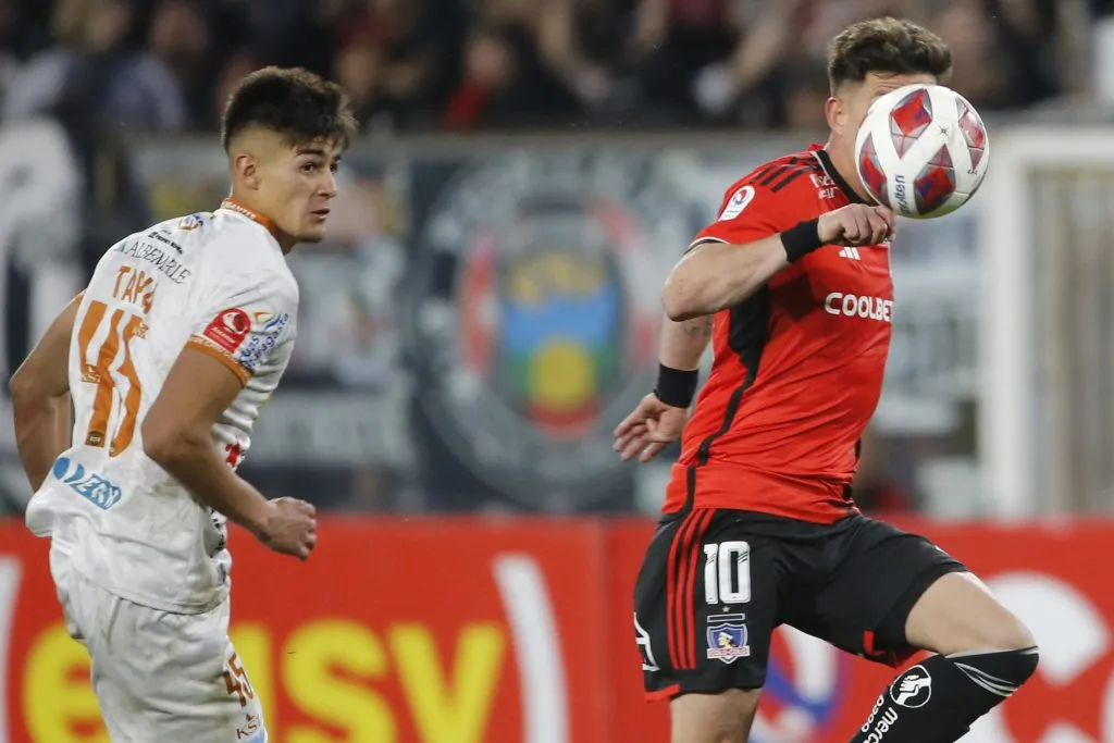 Bastian Tapia -izq- quiere volver a jugar en Cobreloa en 2024 (Photosport)