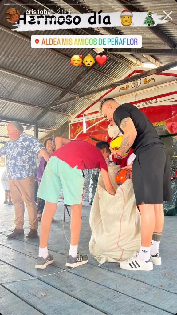 Las imágenes de Campos celebrando navidad en un hogar de niños (Instagram)