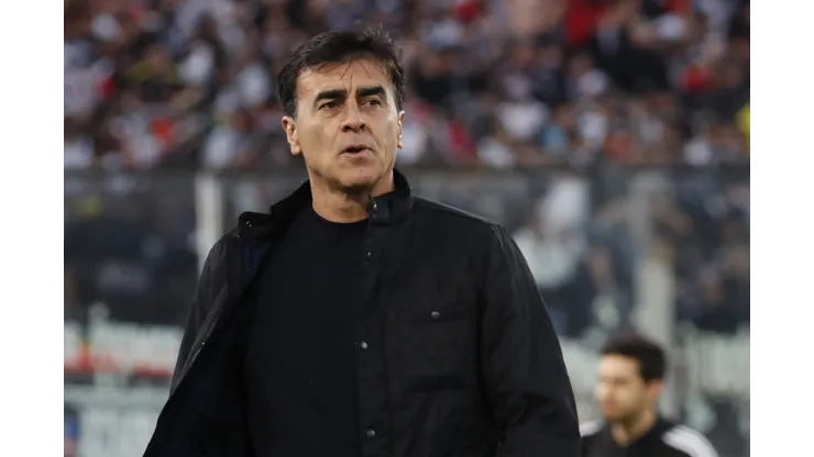 Gustavo Quinteros está muy cerca de llegar a Vélez (Foto: Photosport)