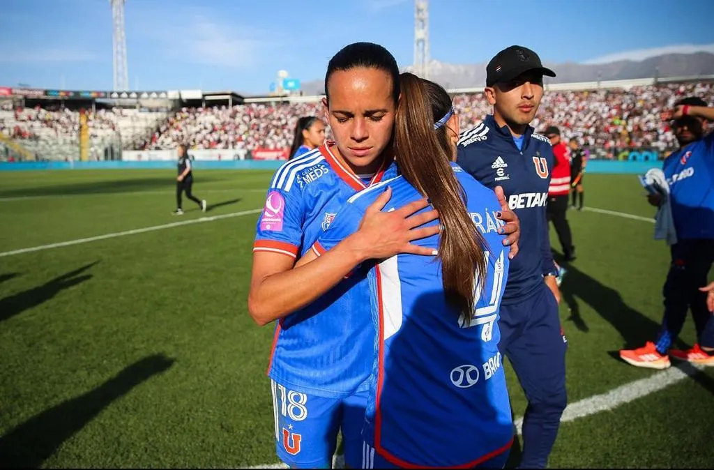 El lamento de la U tras quedar eliminadas de la copa (Prensa UCH)