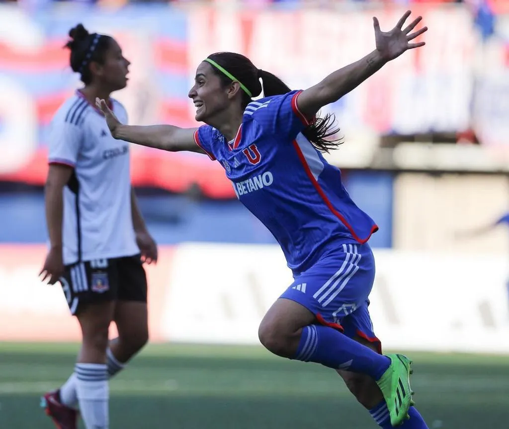 Daniela Zamora y el grito de gol ante Colo Colo (PRENSA UCH)