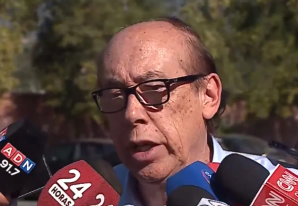 Alfredo Stohwing tras la reunión de directorio de Blanco y Negro. (Foto: Captura)