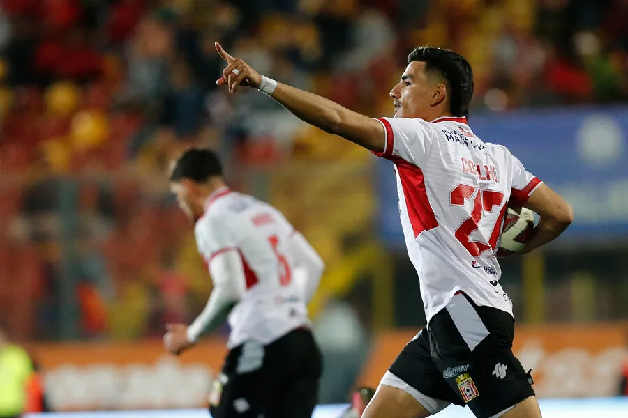 Coelho ilusiona al hincha de Cobreloa | Foto: Photosport