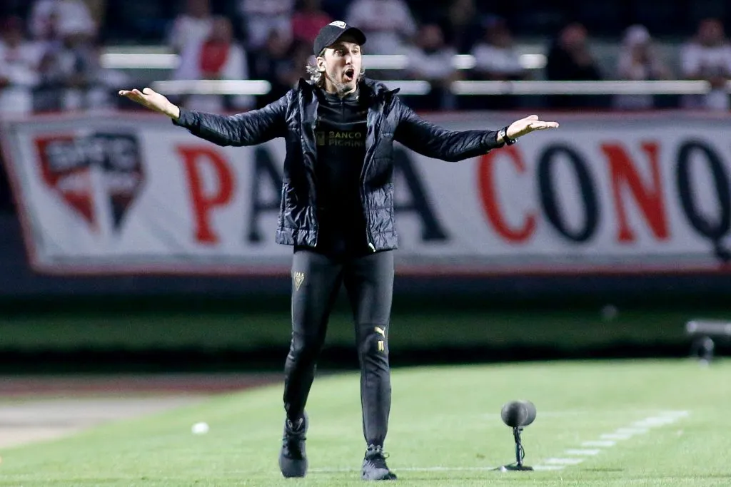 Zubeldía aparece como opción en Colo Colo | Foto: Getty Images