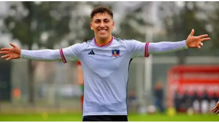 Enzo Riquelme ya está en Colo Colo. Terminó su préstamo en San Marcos de Arica.