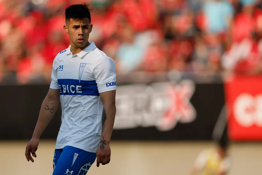 Desde Brasil siguen de muy cerca a Aravena | Foto: Photosport