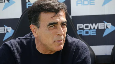 El entrenador Gustavo Quinteros suma un nuevo pretendiente en Sudamérica. (Foto: Javier Salvo/Photosport)