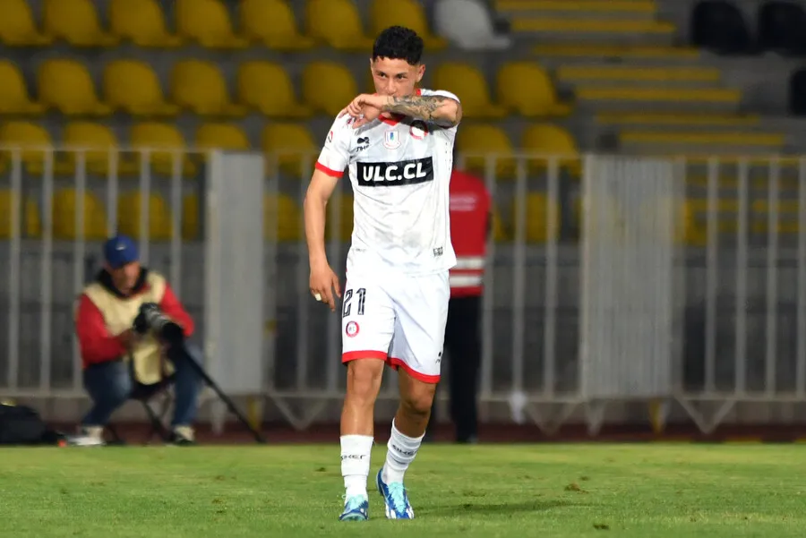 César Pérez, tuvo una buena temporada con la camiseta cementera (Photosport)