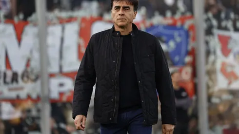 Gustavo Quinteros busca club tras su salida de Colo Colo (Foto: Photosport)