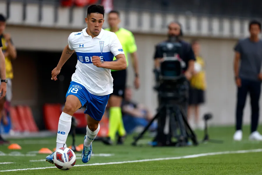 Aravena llama la atención de varios equipos en el extranjero | Foto: Photosport