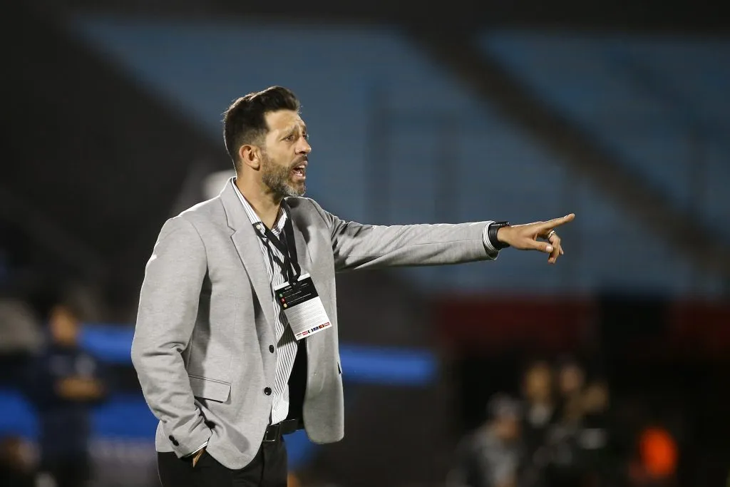 Bava interesa y mucho en las dependencias del Estadio Monumental | FOTO: Ernesto Ryan/Getty Images