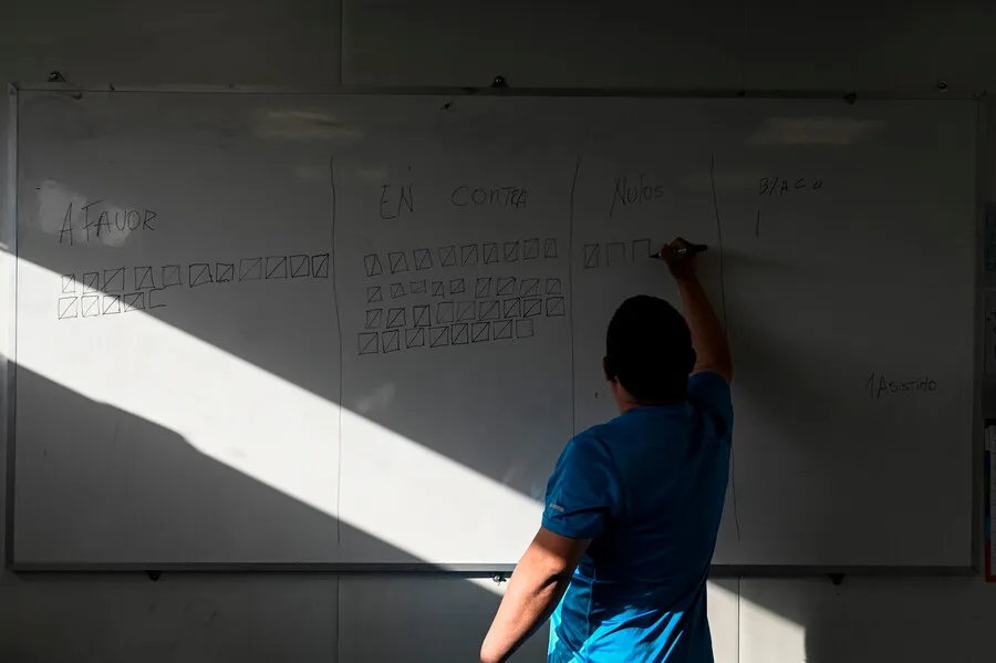 El conteo de votos se dio de manera muy rápida a lo largo del país (Aton)