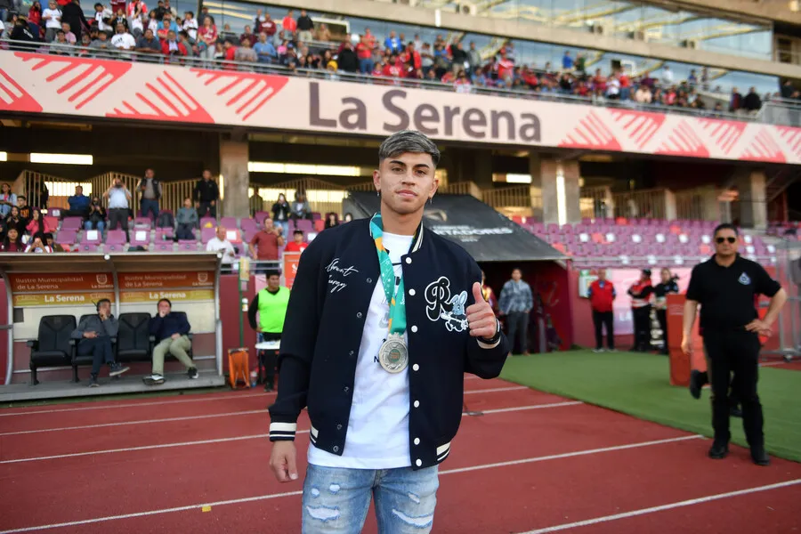 Tras los Panamericanos, Guerrero no volvió a jugar en La Serena, pero sí fue reconocido por su medalla (Photosport)