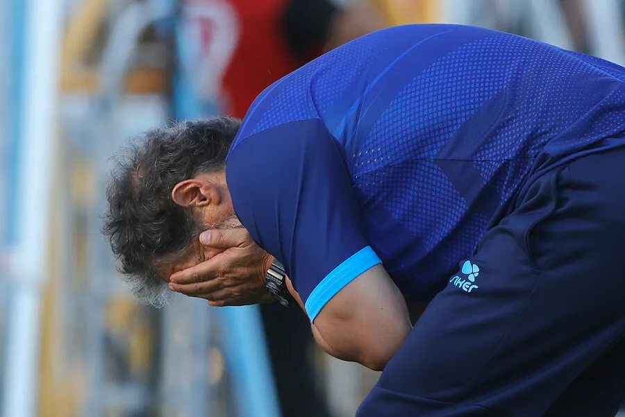 Mario Salas sufre desde que asumió en Colo Colo. | Foto: Photosport
