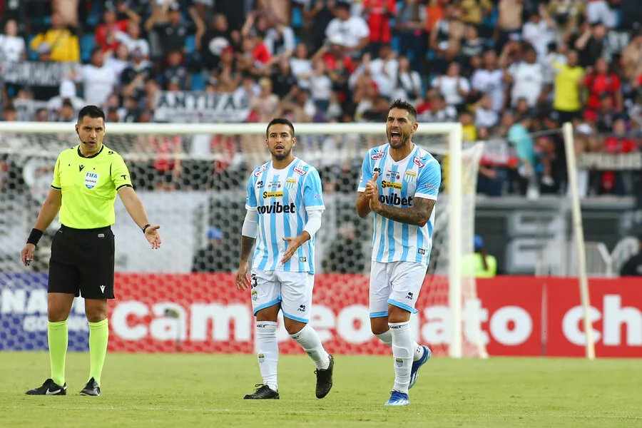 Larrivey hiló una buena temporada personal en Magallanes | Foto: Photosport