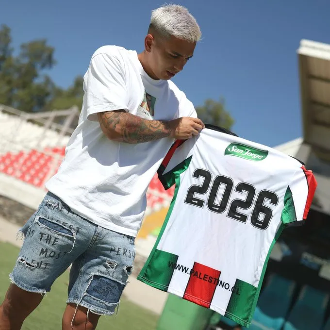 El volante creativo Joe Abrigo seguirá en Palestino hasta 2026