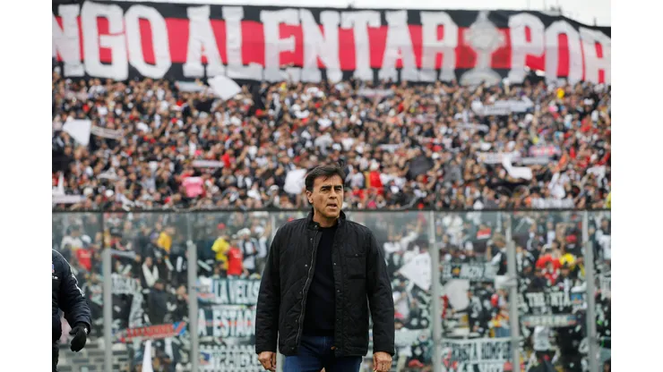 El entrenador argentino nacionalizado boliviano terminó su ciclo en Colo Colo