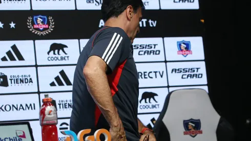 Gustavo Quinteros dejó de ser el DT de Colo Colo y le buscan reemplazante. (Foto: Javier Salvo/ Photosport)