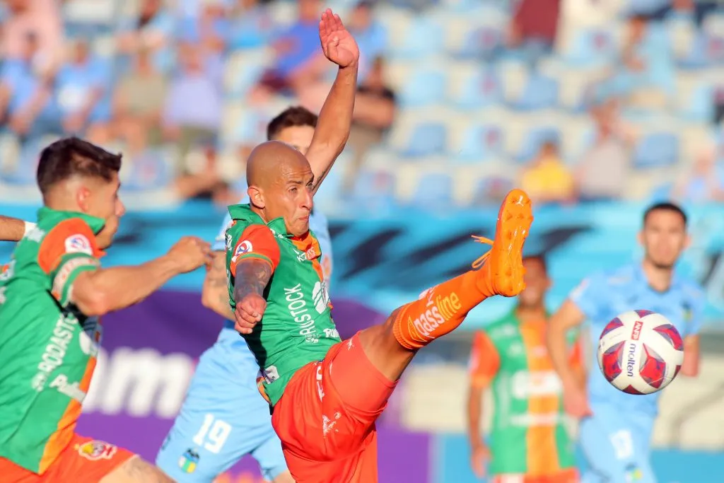 Cobreloa quiere sacudir el mercado de pases con Alejandro Camargo (Photosport)