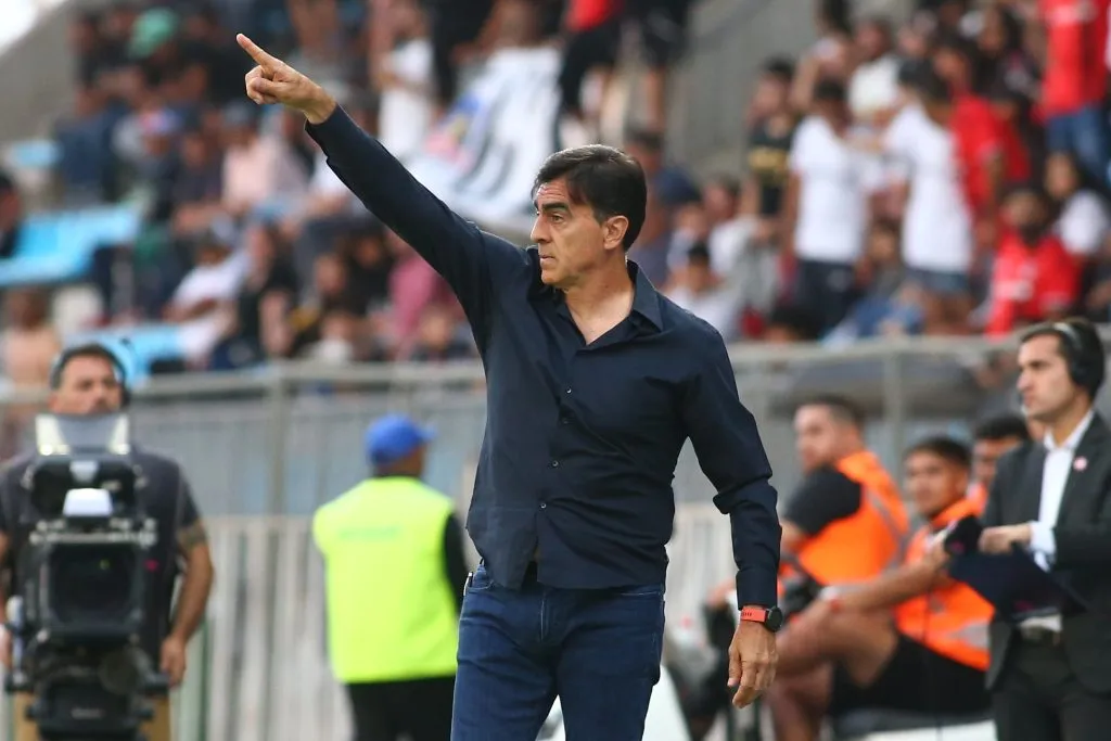 Sigue la incertidumbre por la continuidad de Gustavo Quinteros en Colo Colo | FOTO: Alex Diaz/Photosport