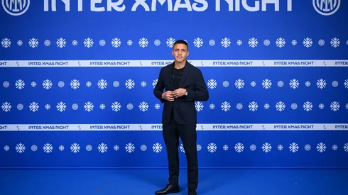 El chileno apareció en la cena navideña del Inter