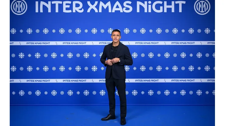 El chileno apareció en la cena navideña del Inter