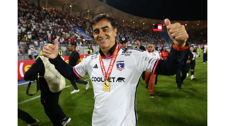 El entrenador Gustavo Quinteros obtuvo cuatro títulos en Colo Colo, siendo el último la Copa Chile 2023 (Foto: Álex Díaz/Photosport)