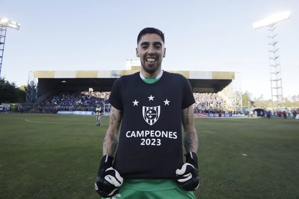 Castellón celebrando el título con Huachipato | FOTO: Eduardo Fortes/Photosport