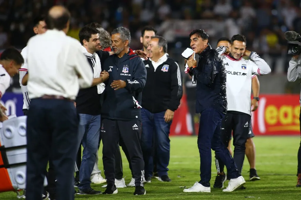 Gustavo Quinteros suma cuatro títulos desde que llegó a Colo Colo en 2020 para salvarlo del descenso. (Foto: Alex Diaz/Photosport)