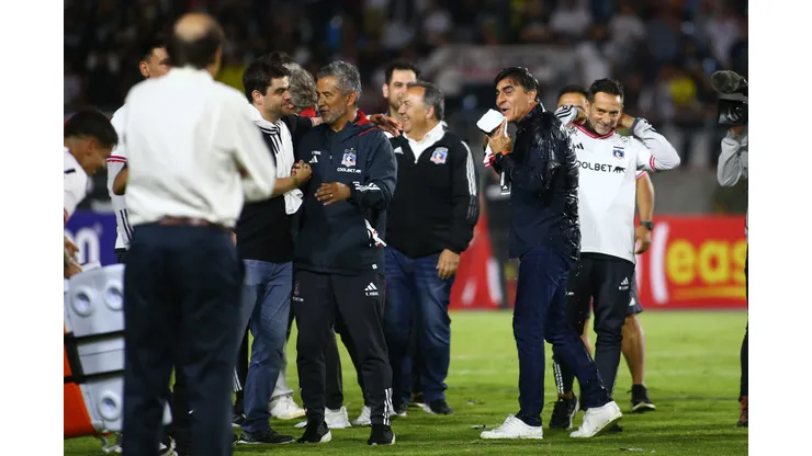 El entrenador Gustavo Quinteros pudo haber festejado su último título con Colo Colo. (Foto: Alex Diaz/Photosport)