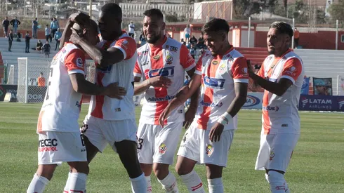 La gran campaña de Cobresal hace que varios clubes se fijen en sus jugadores.