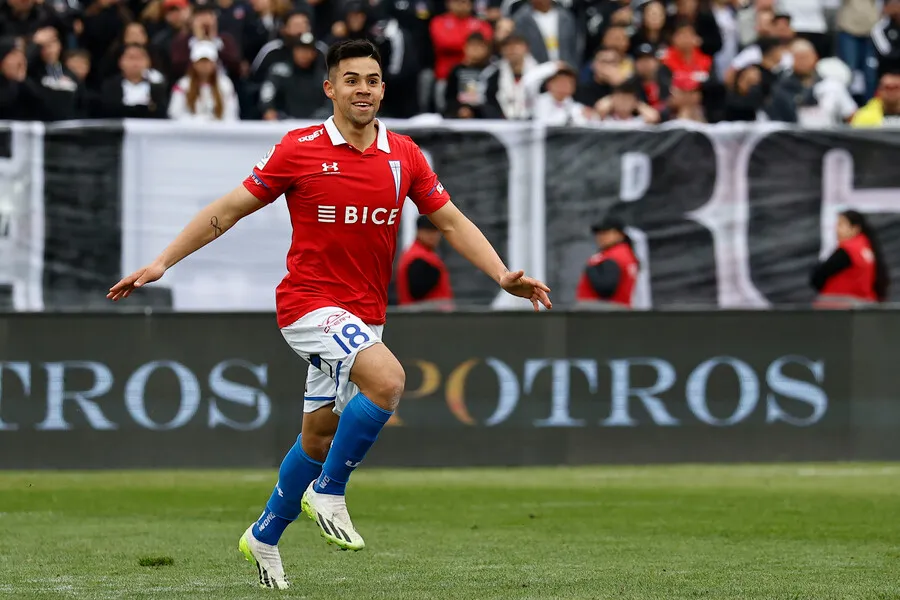 Alexander Aravena suena fuerte en Brasil. | Foto: Photosport