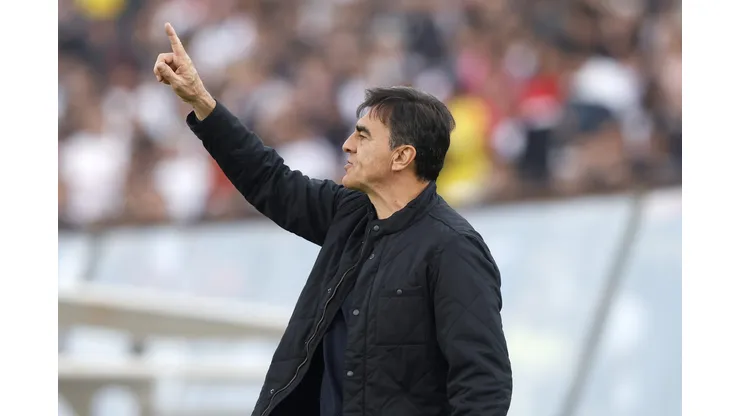 Gustavo Quinteros por ahora se aleja de seguir en Colo Colo (Foto: Photosport)