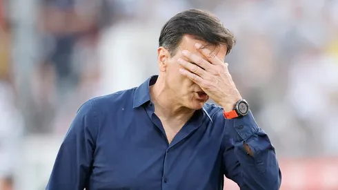 Aún no se sabe de la continuidad de Gustavo Quinteros en Colo Colo.