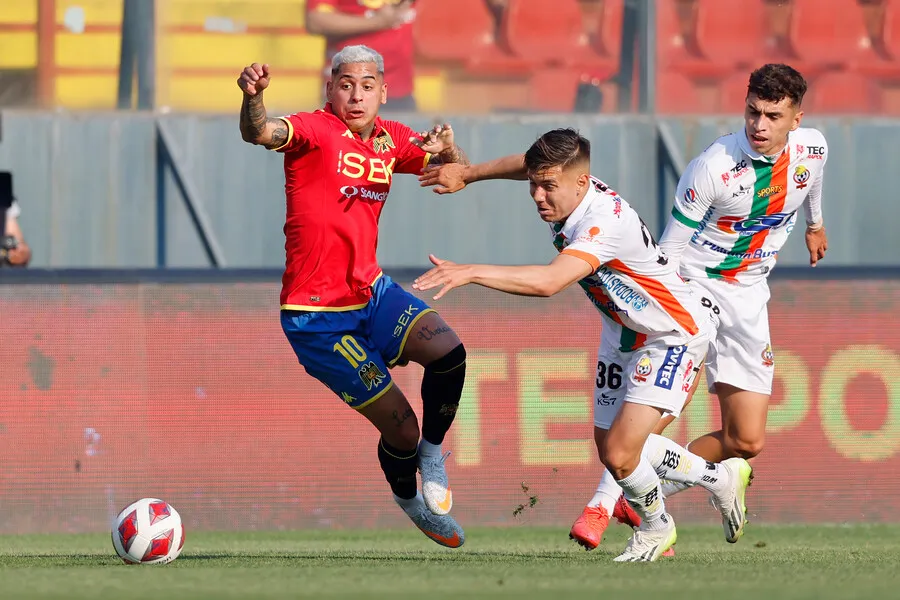 Rodrigo Piñeiro se robó las miradas de Paqui. | Foto: Photosport