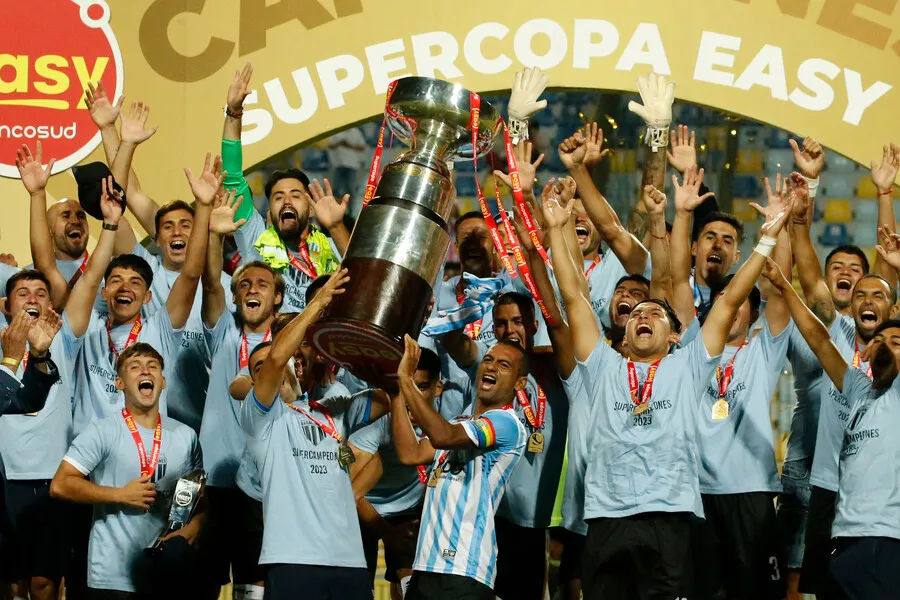 Alfred Canales y Magallanes quieren dejar otra vez a Colo Colo sin copa. | Foto: Photosport