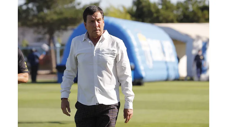 El enrenador Fernando Díaz se acordó de los puntos que perdió Coquimbo Unido por secretaría ante Cobresal. (Felipe Zanca/Photosport)