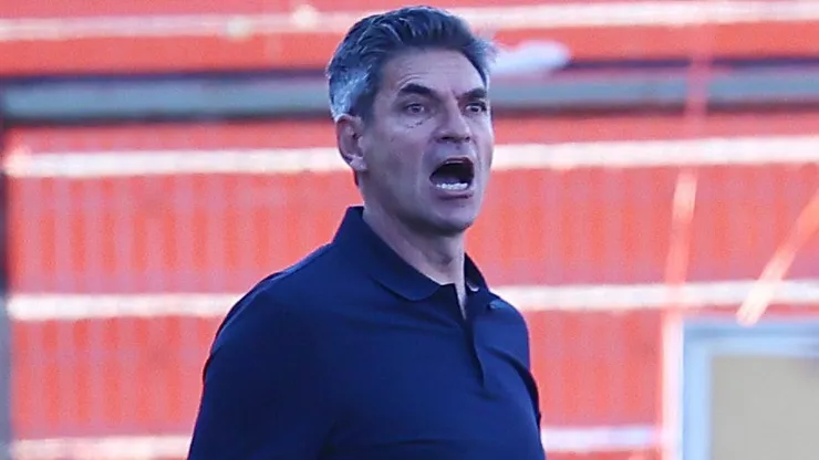 Los dispares saludos de jugadores de la U a Pellegrino