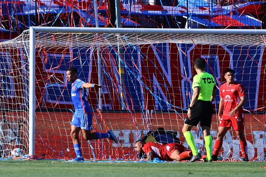Cristián Palacios anota el 1-1 para la U (Photosport)