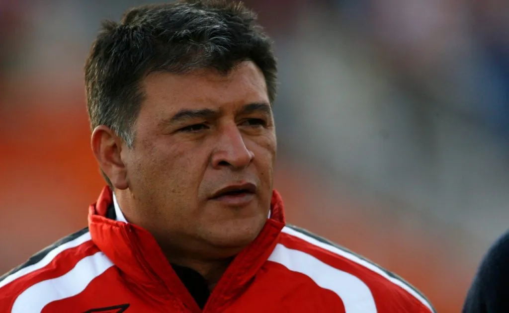 Claudio Borghi bajó su candidatura para dirigir en Colo Colo (Foto: Photosport)