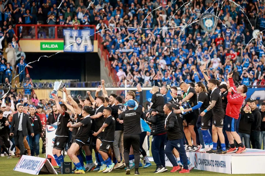 Huachipato se consagró campeón del fútbol chileno en un año que los grandes quedaron relegados a puestos secundarios en la Tabla de Posiciones (Foto: Photosport)