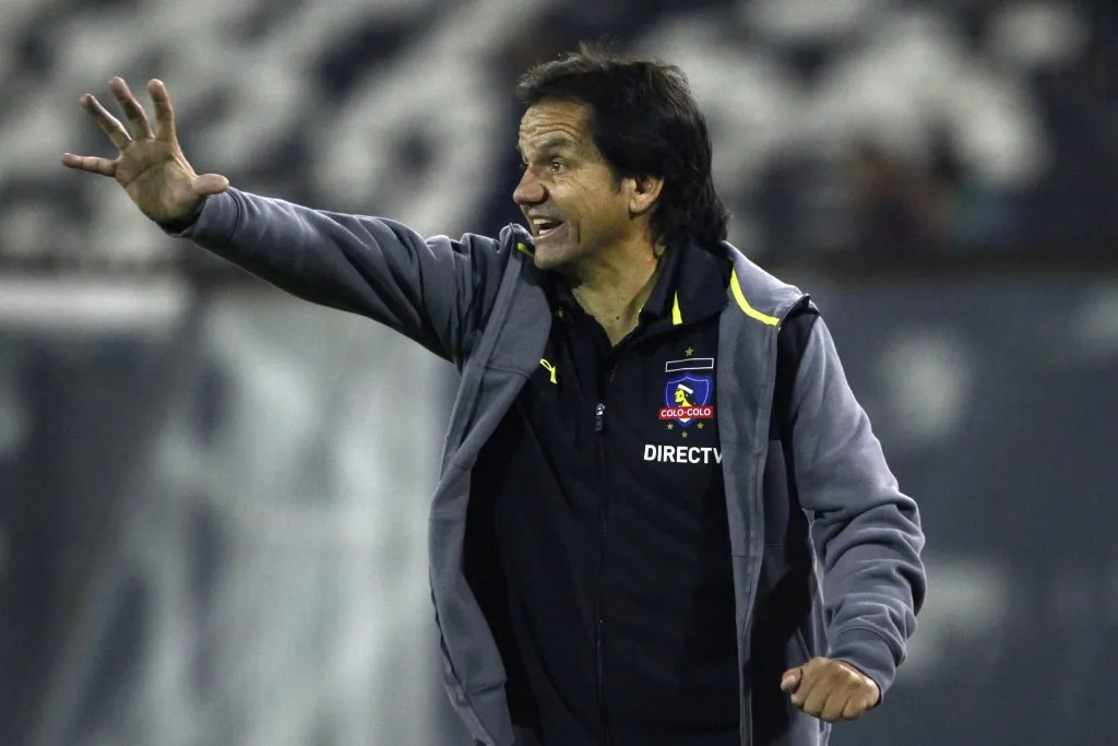 Hugo González tuvo un paso como técnico interino de Colo Colo en 2016. (Foto: Felipe Zanca/Photosport)