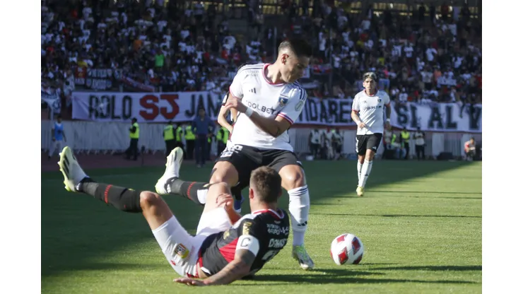 Colo Colo visita a Curicó Unido en la última fecha del Campeonato Nacional 2023. (Foto: José Robles/Photosport)