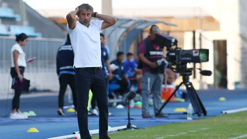 Miguel Ponce muestra su preocupación por virtud de Santiago Wanderers (Foto: Photosport)