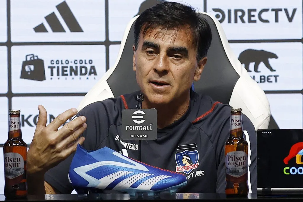Gustavo Quinteros en la conferencia de prensa previo al partido de Colo Colo vs Curicó Unido. (Foto: Dragomir Yankovic/Photosport)