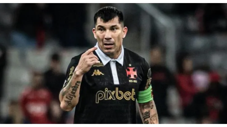 El bicampeón de América con la Roja portó por varios partidos la jineta de capitán de Vasco.