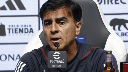 Gustavo Quinteros adelantó cuándo se resolverá su continuidad en Colo Colo. (Foto: Dragomir Yankovic/Photosport)