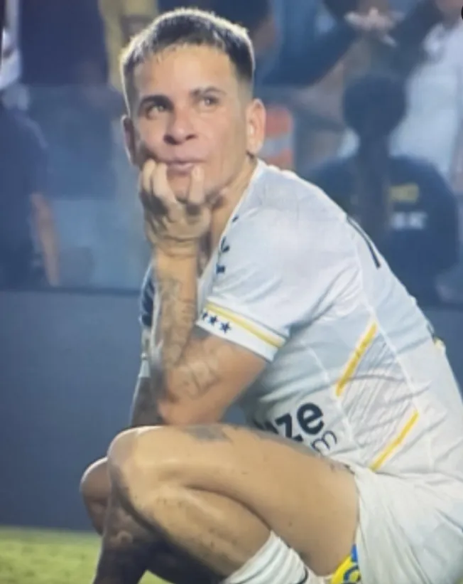 Soteldo llorando tras el descenso de Santos | FOTO: Captura