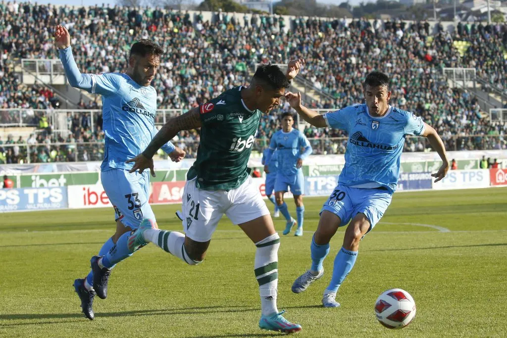 Miguel Sanhueza (izquierda de la foto) anticipa un partido complicado ante Santiago Wanderers (Foto: Photosport)