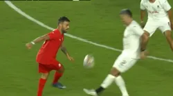 Jorge Valdivia hizo de las suyas en el partido de las leyendas Conmebol y Concacaf. (Foto: Captura)